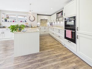 KITCHEN AREA- click for photo gallery